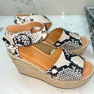 Nine West Snakeskin Platform Heels Size 6.5
